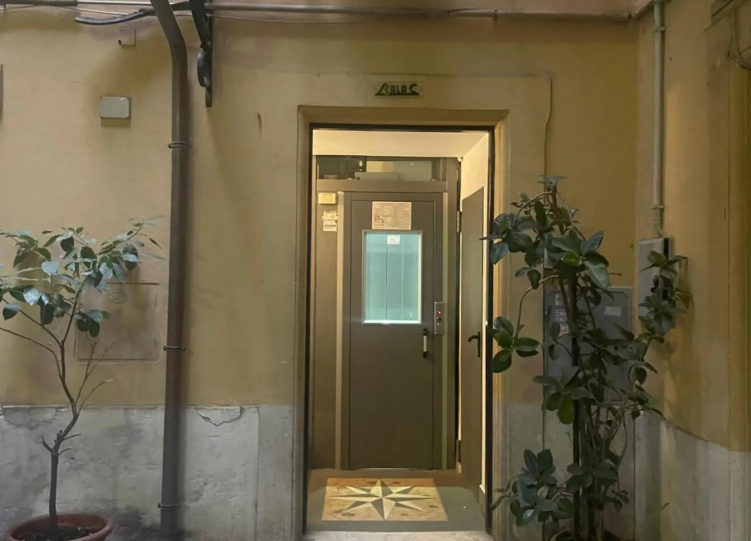 Bed & Breakfast Rch Roman Central House 0*, Rome Italy